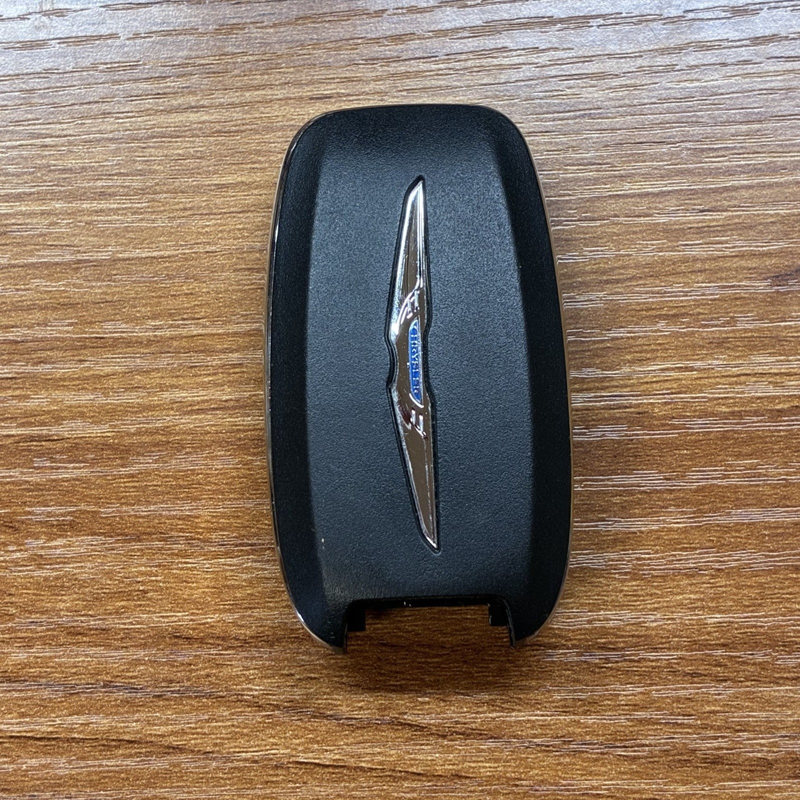 Chrysler Pacifica 2017-2021 Smart Key Fob 6-Button 68241532AC M3N-97395900 Unlocked - Mint 6 Chrysler Pacifica 2017-2021 smart key fob 68241532AC – photo 6
