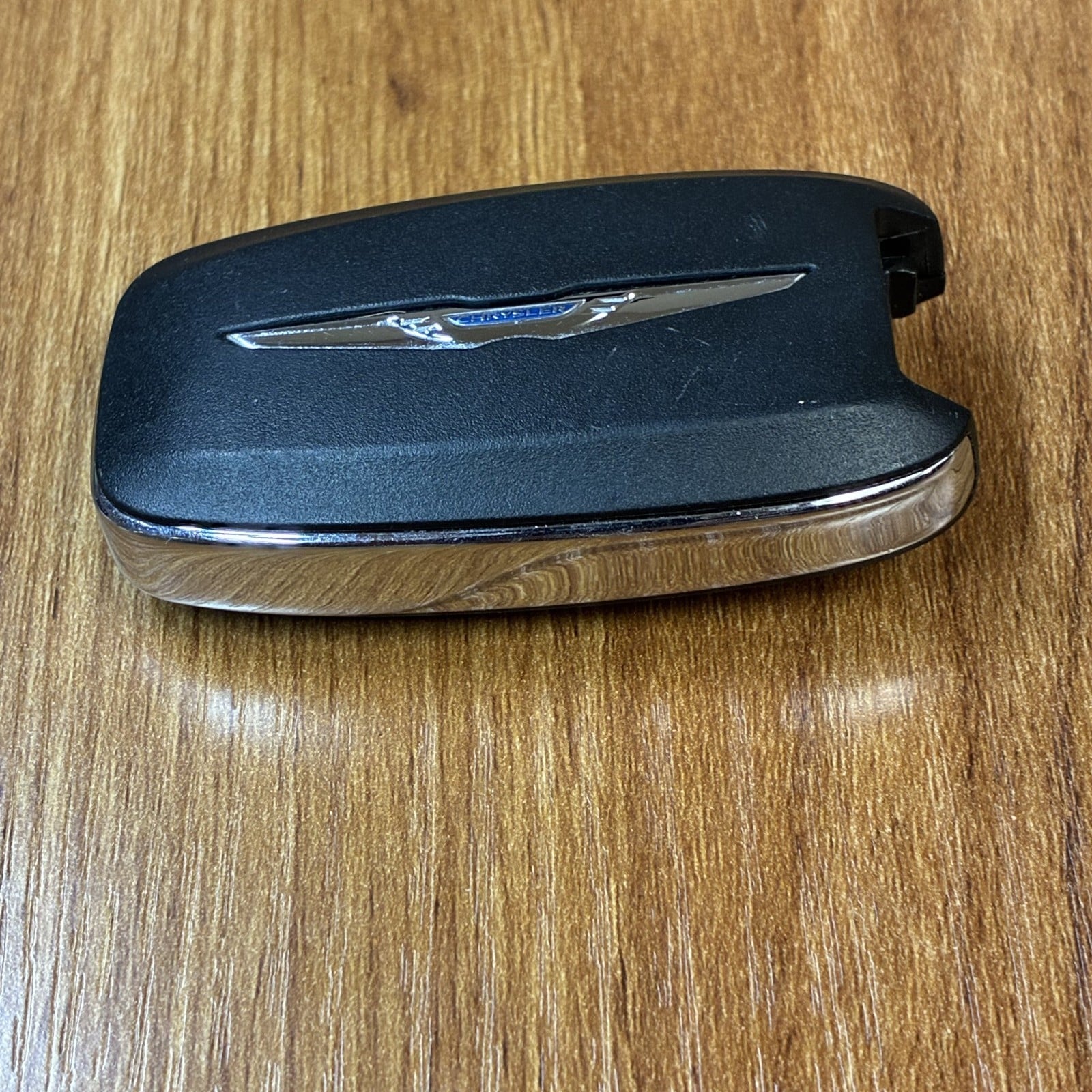 Chrysler Pacifica 2017-2021 Smart Key Fob 6-Button 68241532AC M3N-97395900 Unlocked - Mint 7 Chrysler Pacifica 2017-2021 smart key fob 68241532AC – photo 7