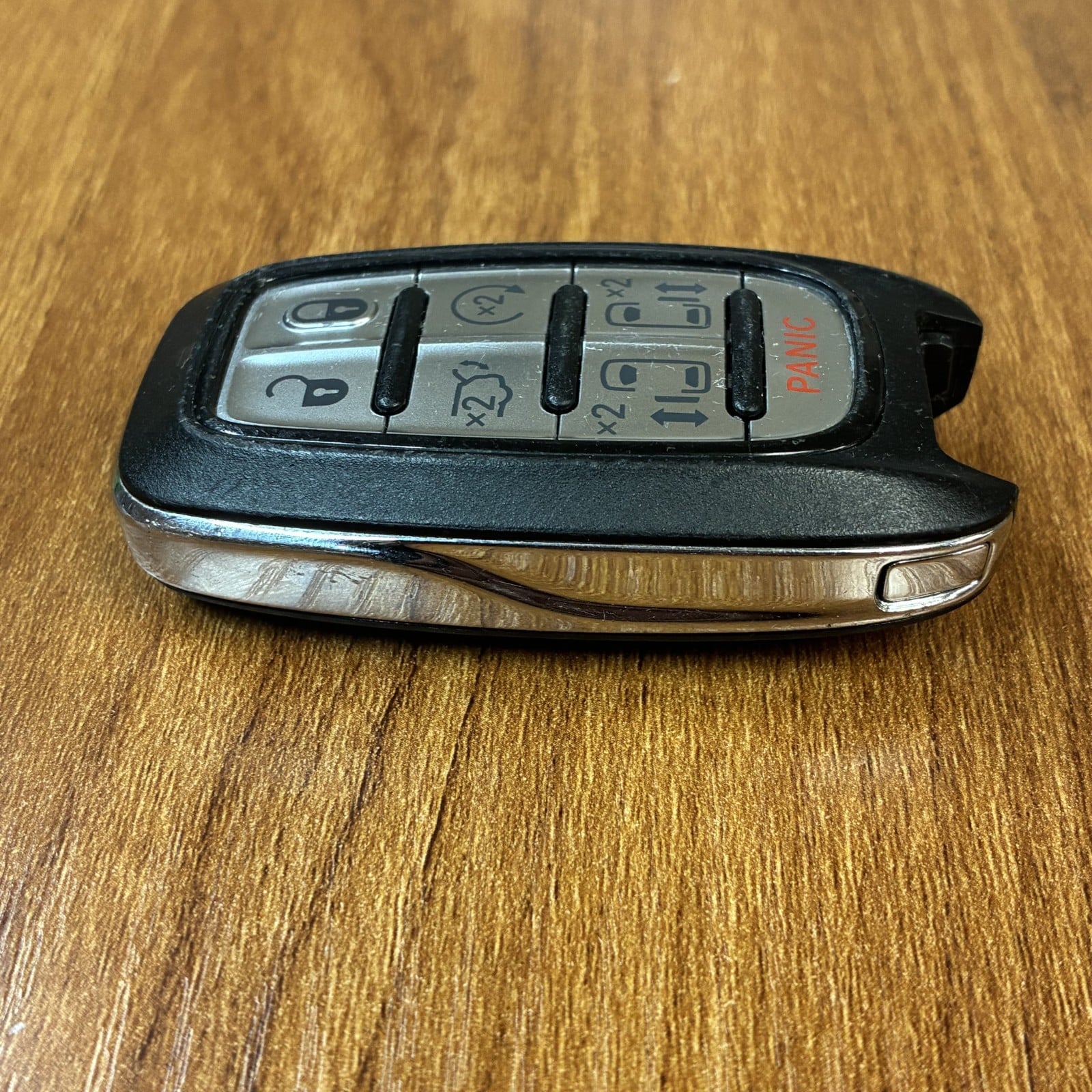 Chrysler Pacifica / Voyager 2017-2025 Smart Key Fob 7-Button 68217832AC M3N-97395900 Unlocked 2 Chrysler Pacifica Voyager smart key fob 68217832AC – photo 2