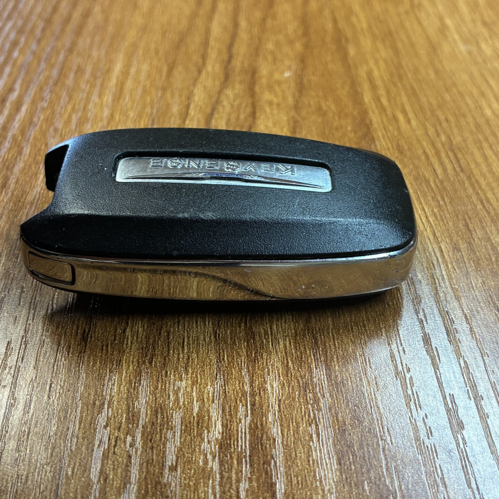 Chrysler Pacifica / Voyager 2017-2025 Smart Key Fob 7-Button 68217832AC M3N-97395900 Unlocked 6 Chrysler Pacifica Voyager smart key fob 68217832AC – photo 6