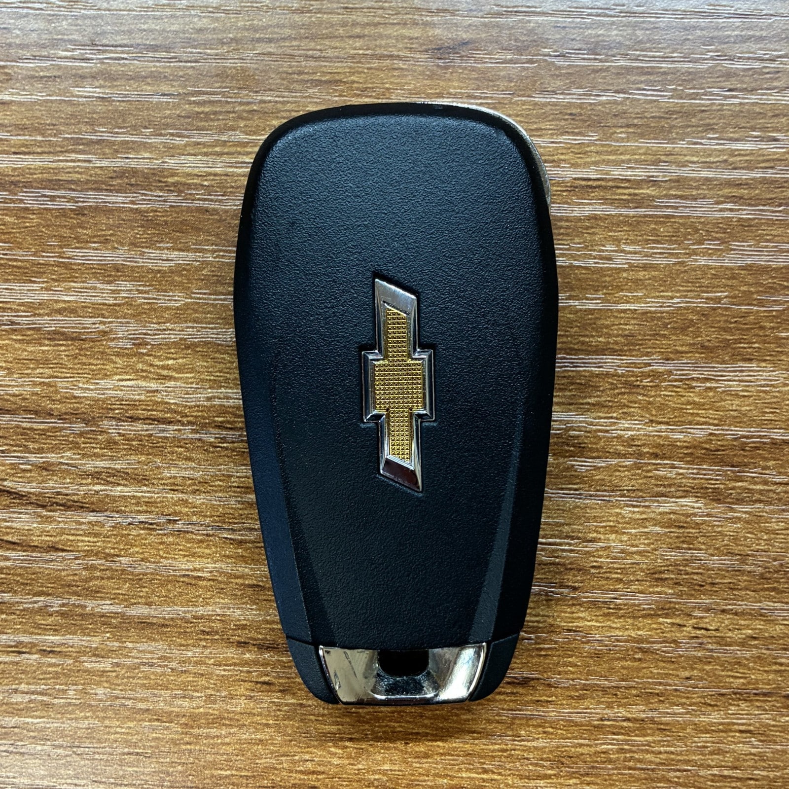 Chevrolet Trax / Spark Flip Key Fob 3-Button 13530738 LXP-T003 Unlocked - Excellent 6 Chevrolet Trax / Spark Flip Key Fob 3-Button 13530738 LXP-T003 Unlocked - Excellent - Image 6
