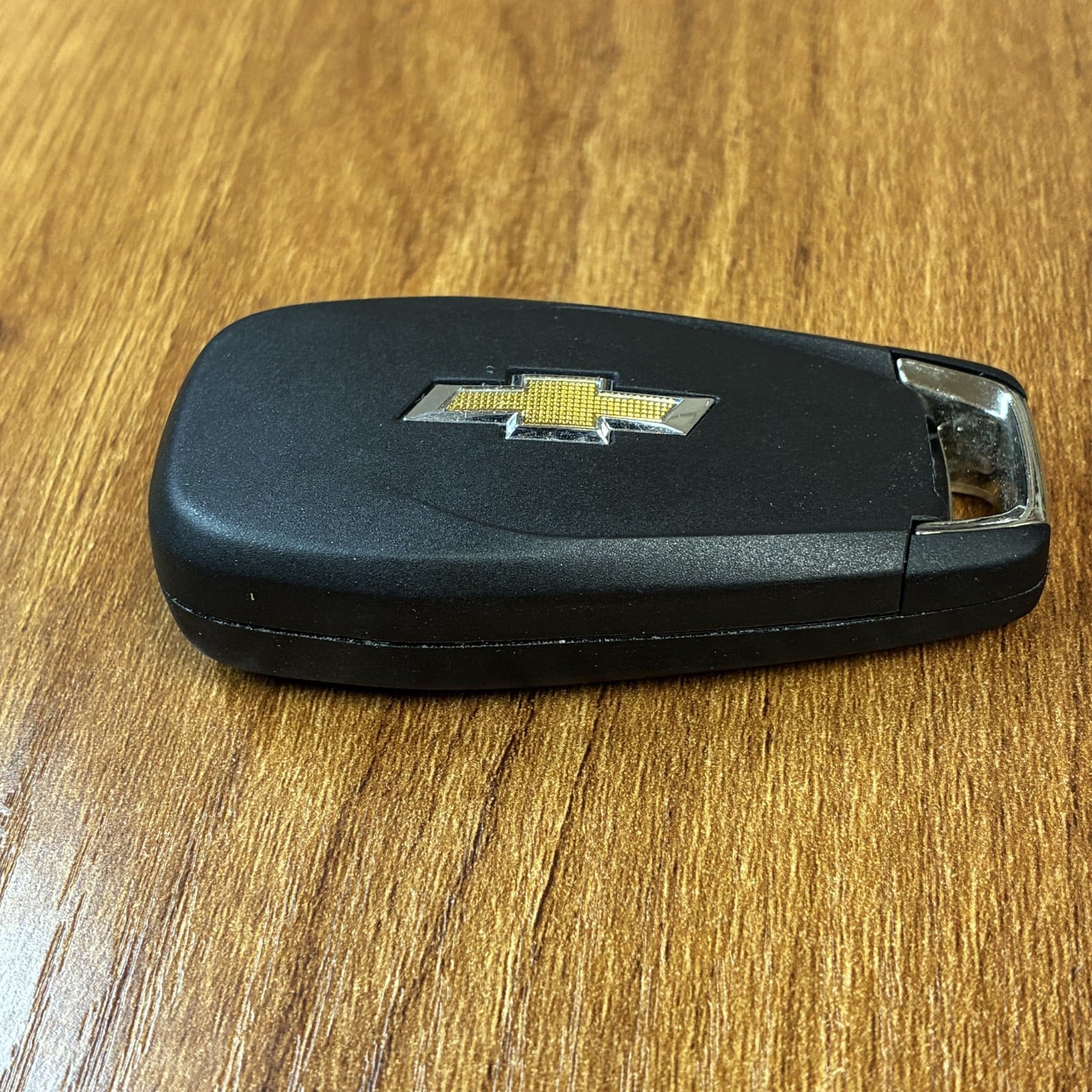 Chevrolet Trax / Spark / Sonic Flip Key Fob 4-Button 13530752 LXP-T003 Unlocked - Excellent - Image 6