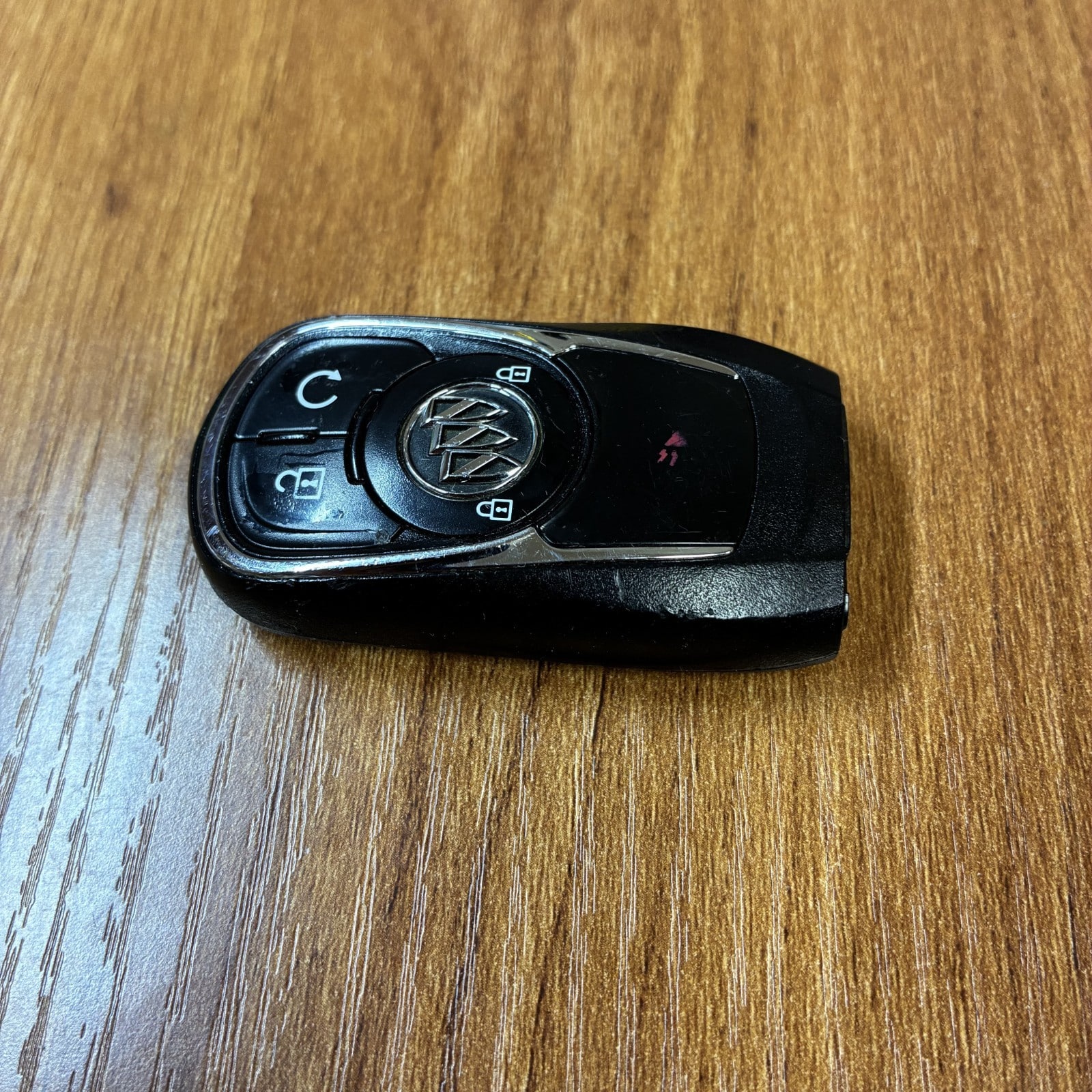 Buick Encore 2021-2022 Smart Key Fob 4-Button 13534465 HYQ4AS Unlocked - Mint 2 Buick Encore 2021-2022 Smart Key Fob 4-Button 13534465 HYQ4AS Unlocked - Mint - Image 2