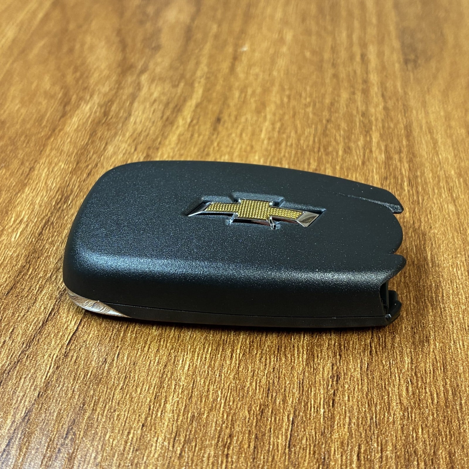 Chevrolet Bolt EV / EUV / Trax Smart Key Fob 4-Button 13564991 HYQ4ES Unlocked - Excellent 6 Chevrolet Bolt EV / EUV / Trax Smart Key Fob 4-Button 13564991 HYQ4ES Unlocked - Excellent - Image 6