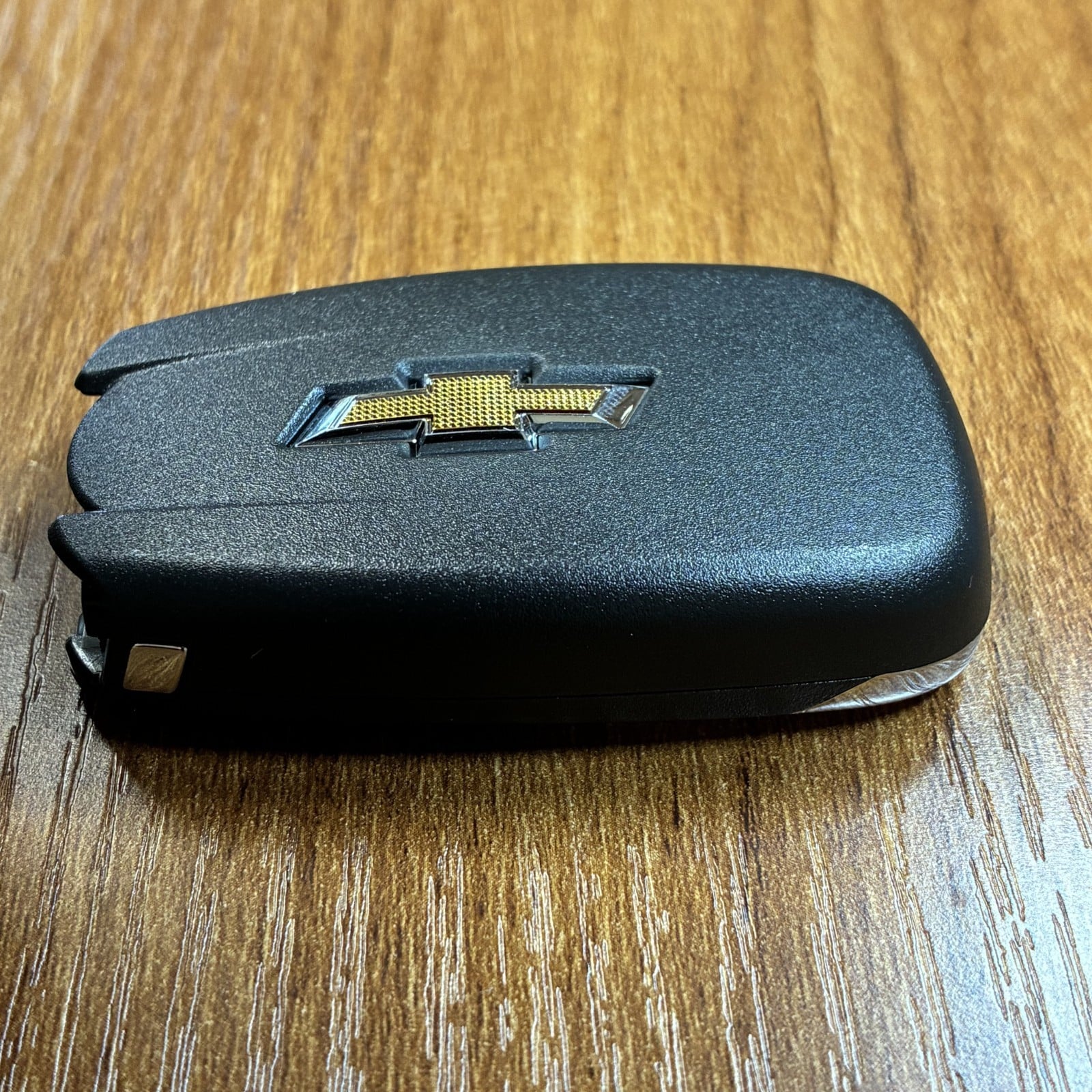 Chevrolet Bolt EV / EUV / Trax Smart Key Fob 4-Button 13564991 HYQ4ES Unlocked - Excellent 7 Chevrolet Bolt EV / EUV / Trax Smart Key Fob 4-Button 13564991 HYQ4ES Unlocked - Excellent - Image 7